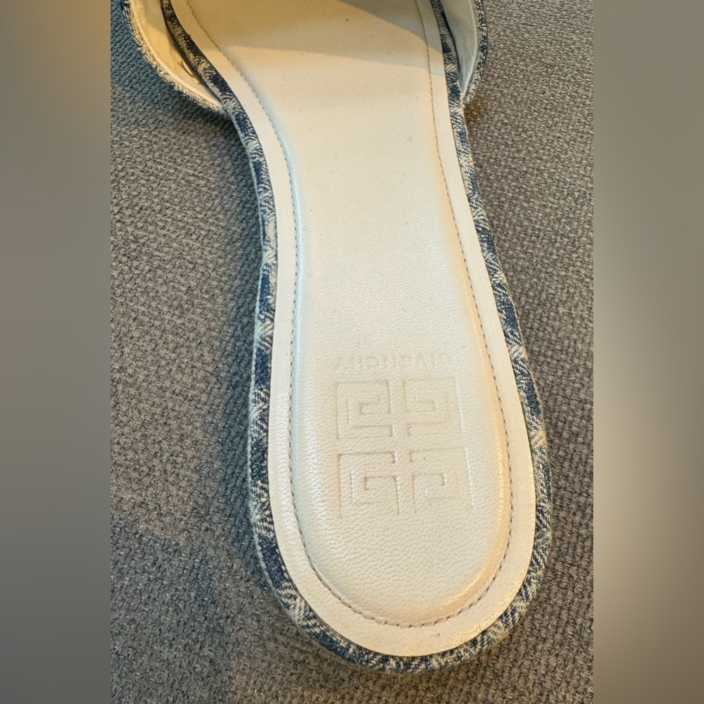 Givenchy G4 Jacquard Slide Sandal in denim blue. Size 12. - Picture 11 of 14